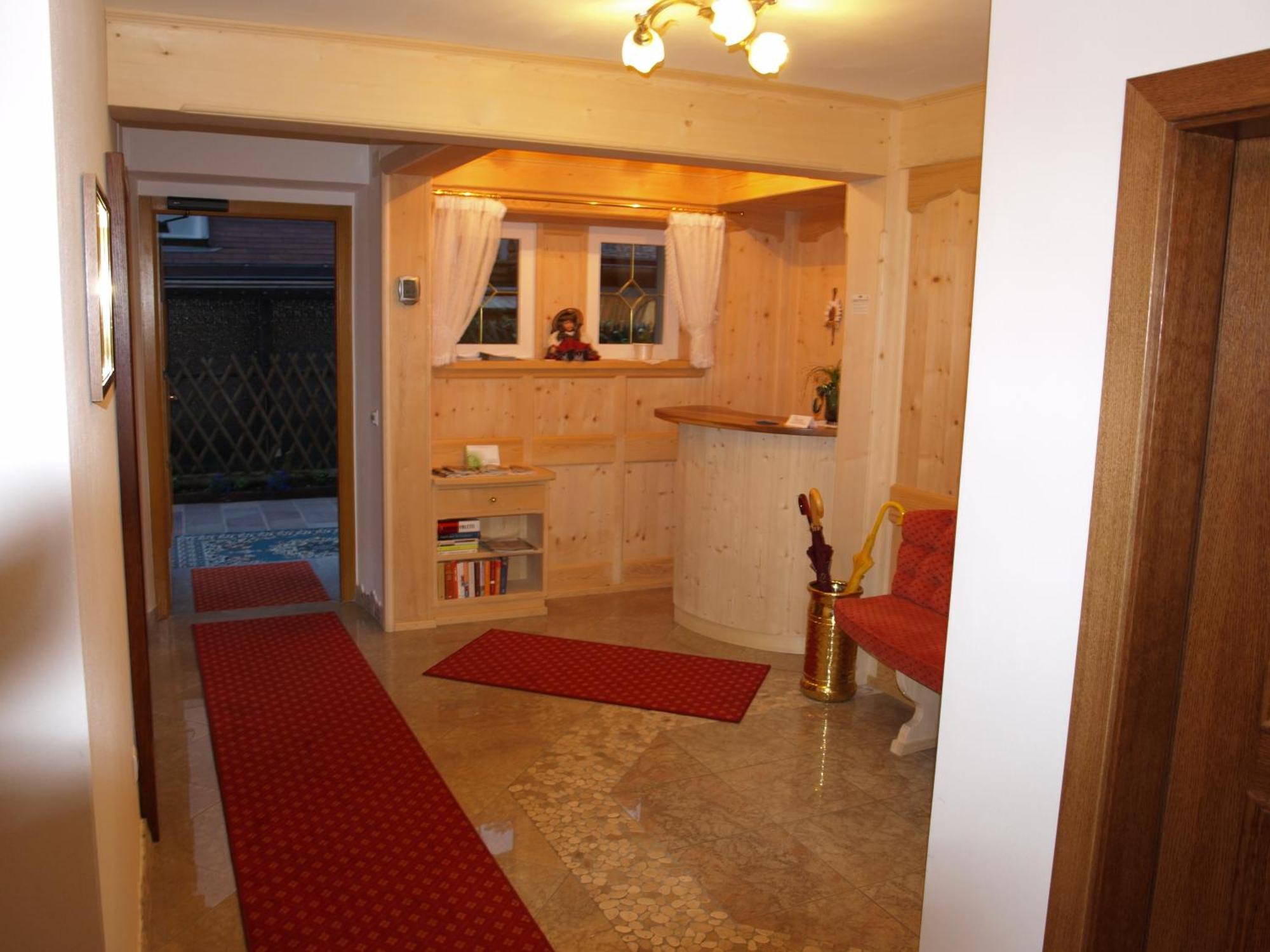 Bed and Breakfast Garni Flurida Wolkenstein in Gröden Exterior foto