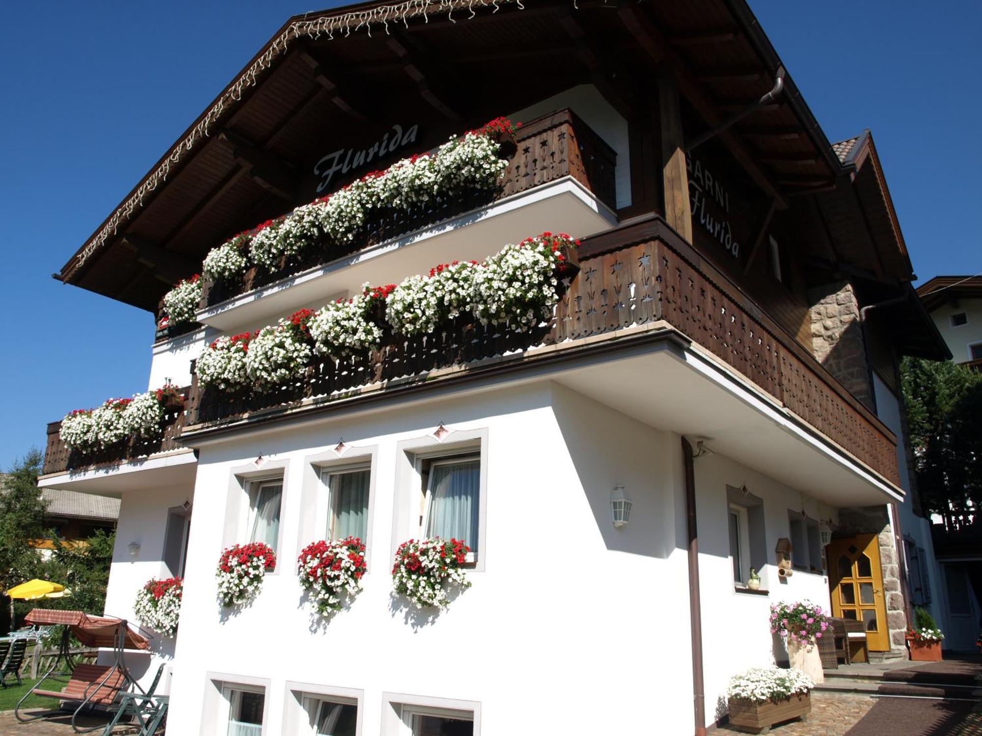 Bed and Breakfast Garni Flurida Wolkenstein in Gröden Exterior foto